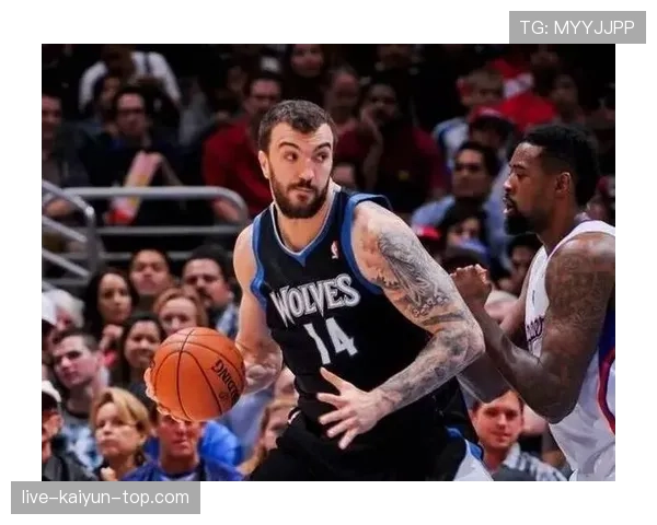 佩科维奇利用禁区单打拉开空间 提升球队内线得分效率