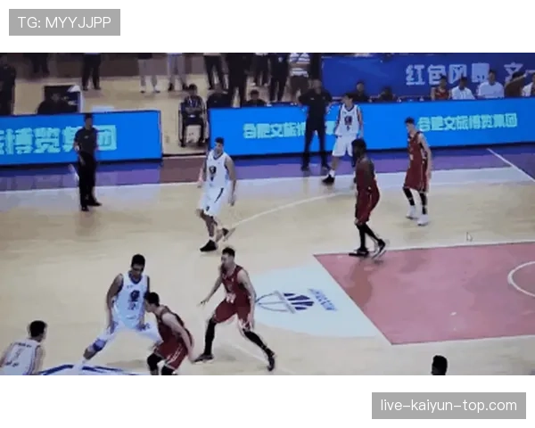 篮球走步违例的完整解析：什么是着地空间规则的判定标准？